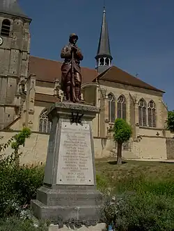 Le monument aux morts.