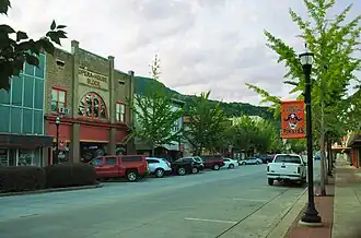 South Cedar Avenue dans le centre historique.