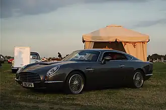 La Speedback GT sortie en avril 2014 par David Brown Automotive. C'est une interprétation moderne d’une Aston Martin des années 1960, mélange de DB5 et de DB6.