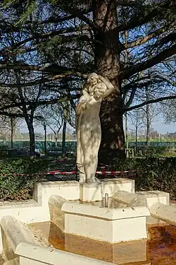 Détail de la fontaine du square Tolstoï.