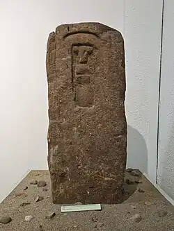 Stèle provenant de la forêt d'Housseras.