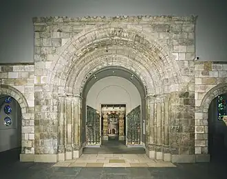 Portail de l'abbaye, musée des beaux-arts de Philadelphie (États-Unis).