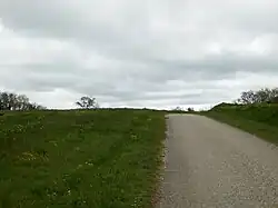 La D 30 au col de Dieudé (ligne de partage des eaux).