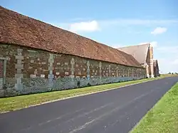 Grange de la ferme de Saint-Julien-le-Pauvre.