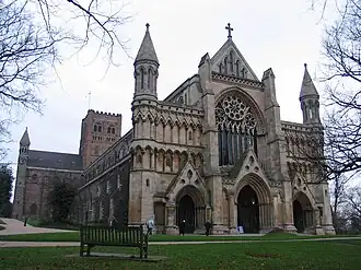 La cathédrale Saint-Alban de Saint-Albans, lieu proche de Londres, où le père de Nicolas Breakspear est clerc.