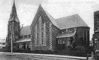 Vue de l'église sur une carte postale de la fin du XIXe&nbsp;siècle.