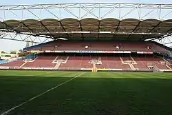Le stade en construction, le 4 octobre 2011.