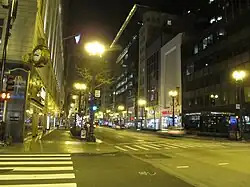 L'éclairage des trottoirs et avenues (ici State Street) est géré par le CDOT.