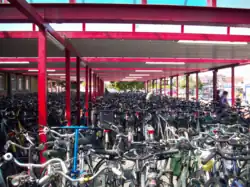 Abri à vélos.