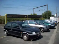 Parking et parc à vélos.