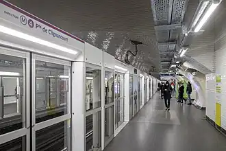 Les quais de la ligne 4 à la suite de l'installation des portes palières.