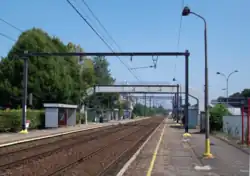 Passerelle, voies et quais