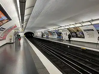 Vue des quais en direction de Nation.