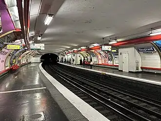 Les quais de la station.