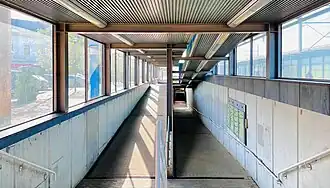 Accès vélos au souterrain.