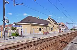 voies, quais et bâtiment