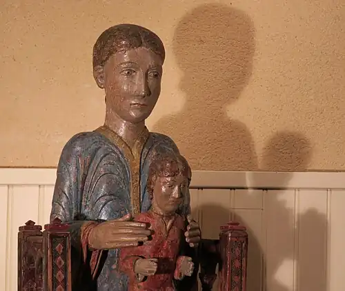 Partie supérieure de la statue.