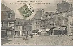 Statue du docteur Guepin, à Pontivy.