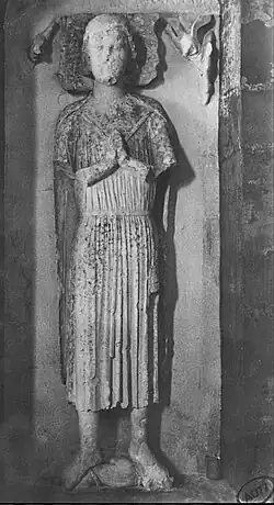 Gisant de la chapelle de Fontaine-les-Nonnes.