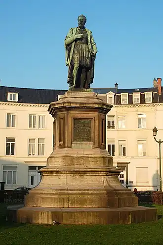 Vue générale de la statue.