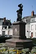En 1956, la statue est déplacée 60&nbsp;mètres en amont, à l'emplacement de l'ancien pont des Tourelles.