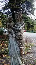 Statue de Vierge à l'Enfant au chalet d'Arguel.
