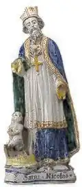 Statuette de saint Nicolas, faïence de Nevers.