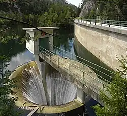 Entrée du tunnel pour la la production d'électricité à l'Erlaufstausee