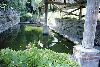 Le lavoir du hameau de Bretteville.