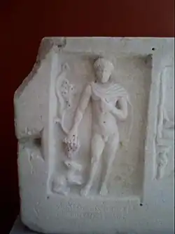 Stèle funéraire (A181) représentant Dionysos. IIIe&nbsp;siècle