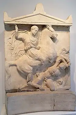 Cavalier terrassant un barbare groupe sculptural de la tombe de Dexileos, musée de Keramios, Athènes.