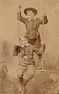 Stephen et son frère Edward enfants vers 1874