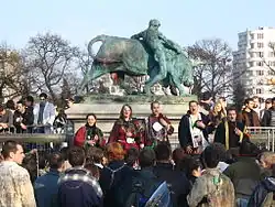 Le Torè, traditionnellement défendu par la maréchaussée et célébré par les étudiants.