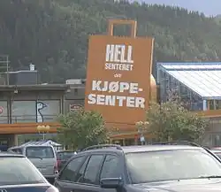 «&nbsp;Hellsenteret&nbsp;», le plus grand centre commercial de Stjørdal.