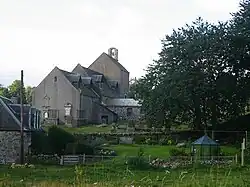 Stobo Kirk vue du nord-nord-est (maisons et jardins au premier plan)