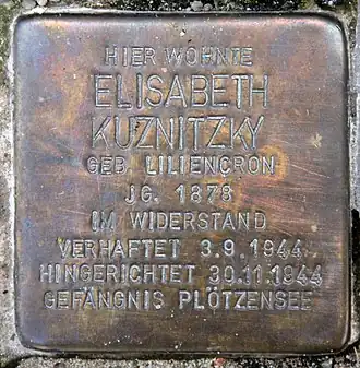 La plaque de la mère de Lilo, Elisabeth Kuznitzky&nbsp;(de).