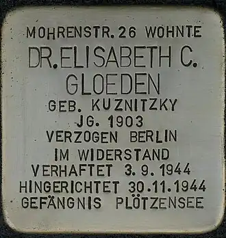 La plaque de Lilo Gloeden en gros plan.