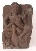 Sculpture sur pierre représentant le dieu Kumâra accompagné de son paon, VIe&nbsp;siècle, National Museum de New Delhi.