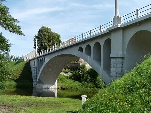Pont Čapkův à Straňany.