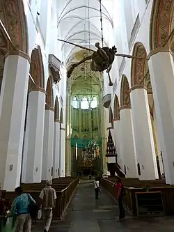 Intérieur de la nef.