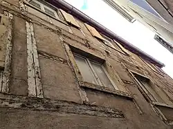 Édifice à pans de bois.