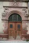 Anciens bains populaires.