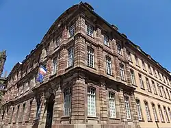 Le lycée Fustel de Coulanges, de l'autre côté de la rue.