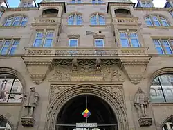 Les statues de J. Sturm et de D. Specklin d'A. Marzolff  sur les Petites-Boucheries (1902).