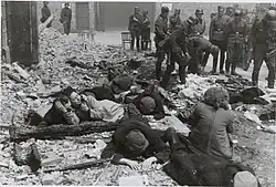 Au croisement des rues Nowolipie et Smocza.