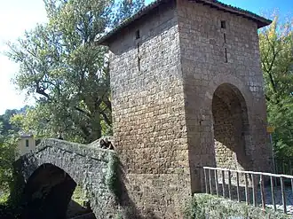 Tour du pont protégeant l'accès au Ponte San Francesco
