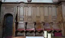 Stalles du chœur et porte de la sacristie (XVIIIe).