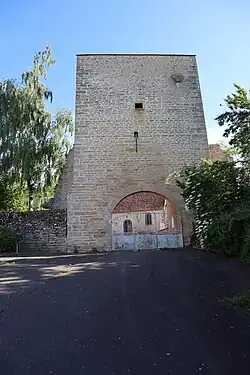 La porte fortifiée.