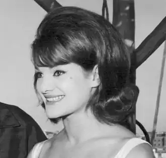 Sylvia Sorrente(Vicky, amie d'Antoine)