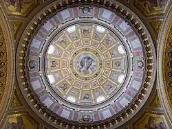 Vue intérieure de la coupole.